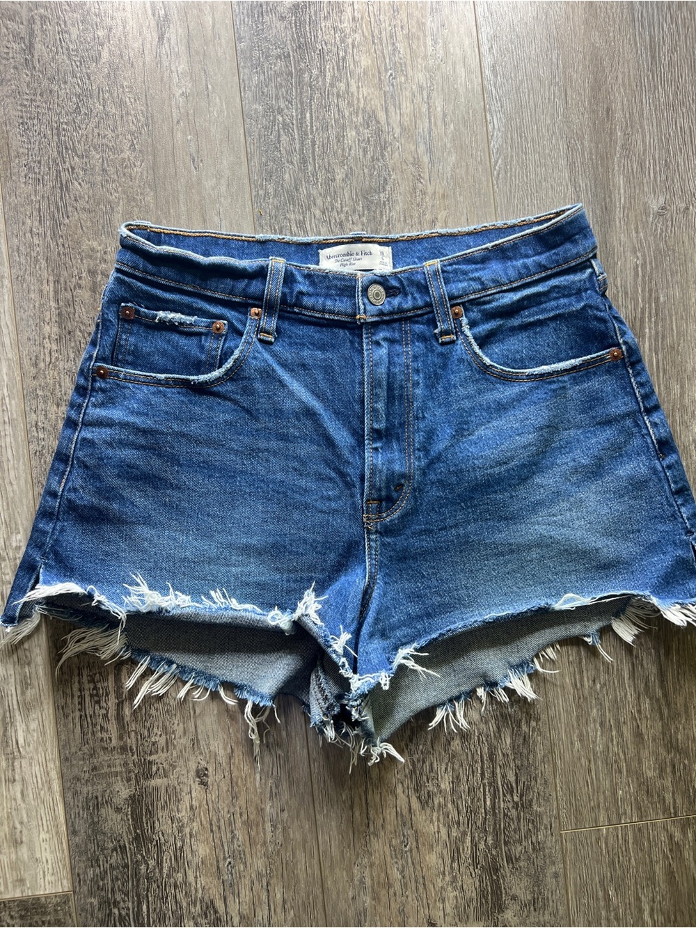 ABERCROMBIE & FITCH The Curtoff High Rise Distressed Denim Jean Short 28/6